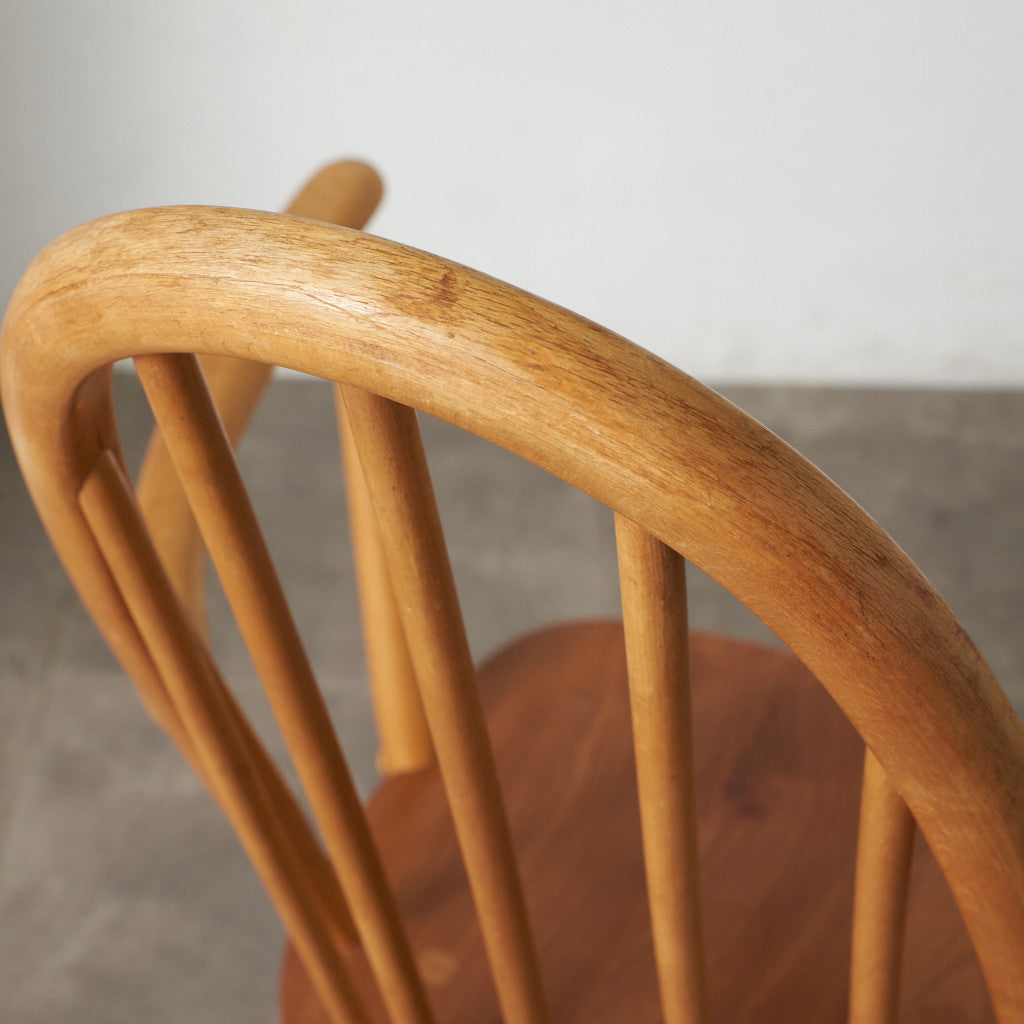 ヴィンテージ クエーカーアームチェア/ラウンドゴールドラベル