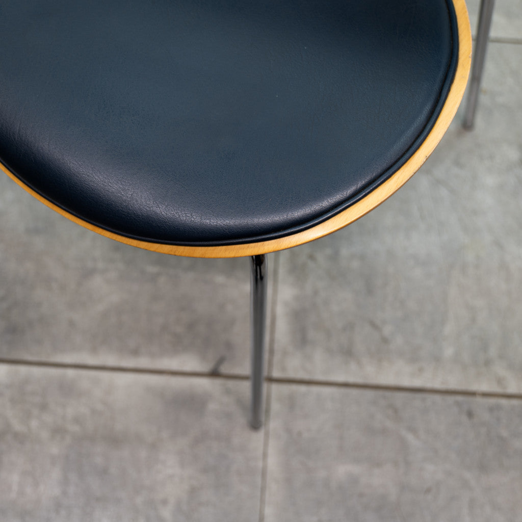 セブンチェア / フロントパディング