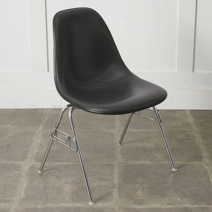 サイドシェルチェア スタッキングベース