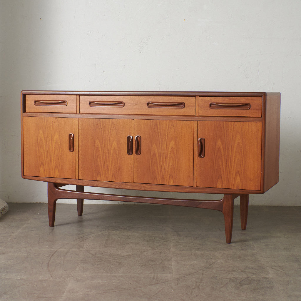 Fresco 脚付きサイドボード (4072)