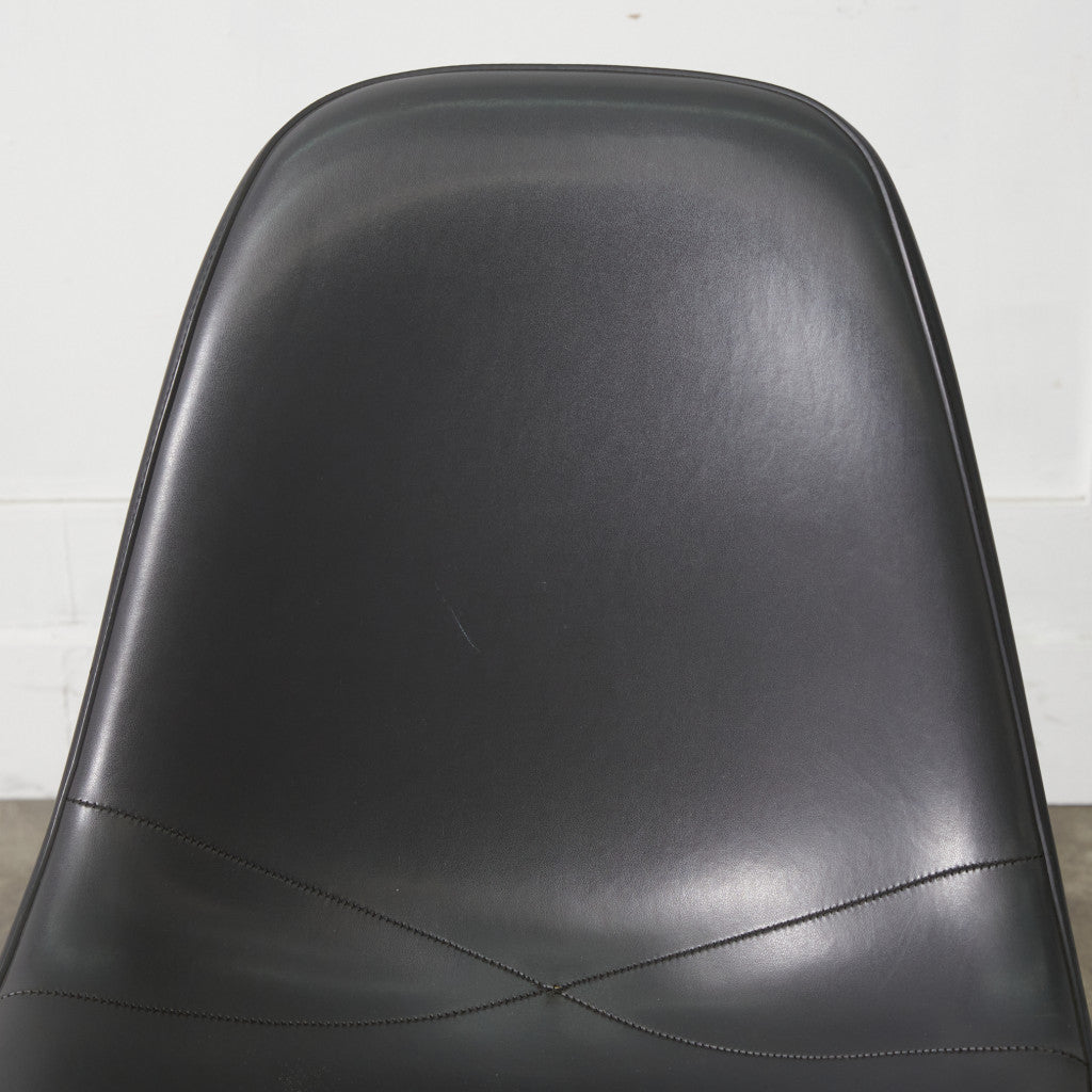 サイドシェルチェア スタッキングベース