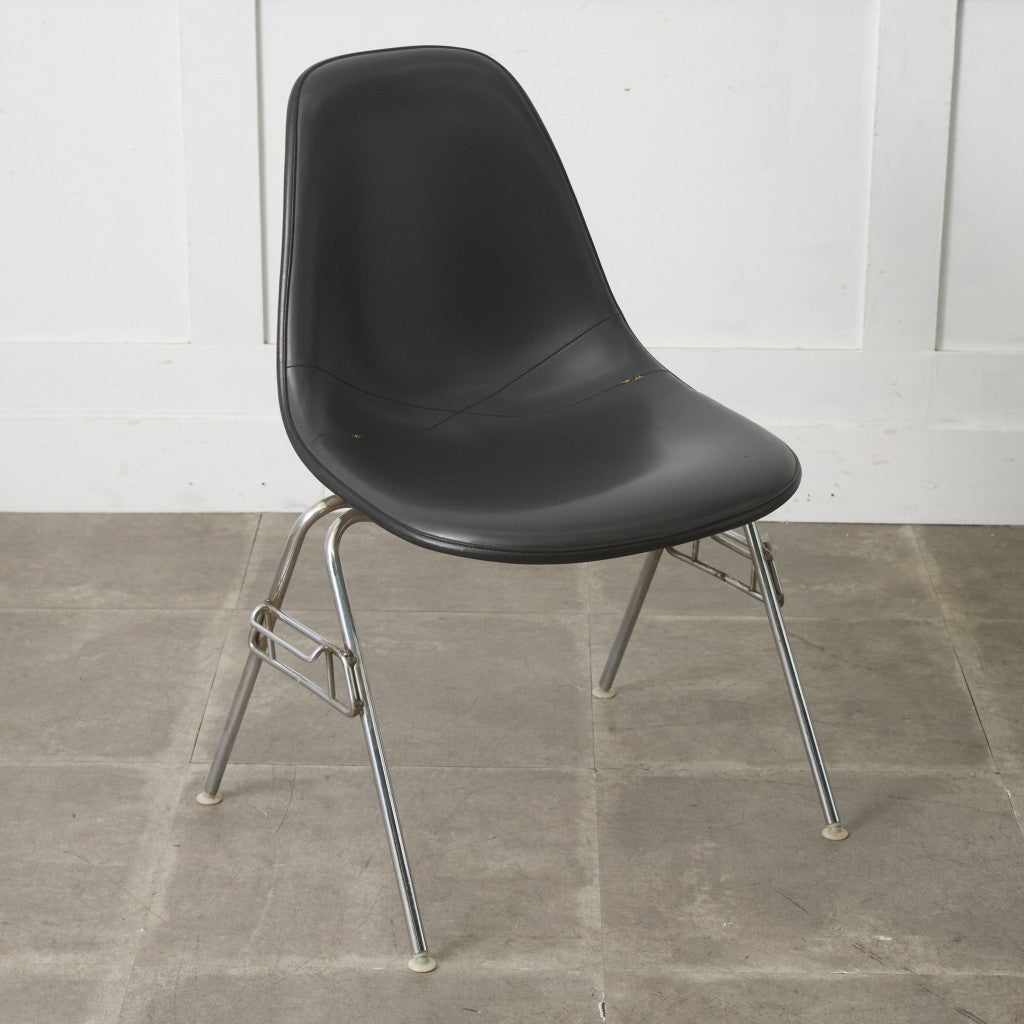 サイドシェルチェア スタッキングベース