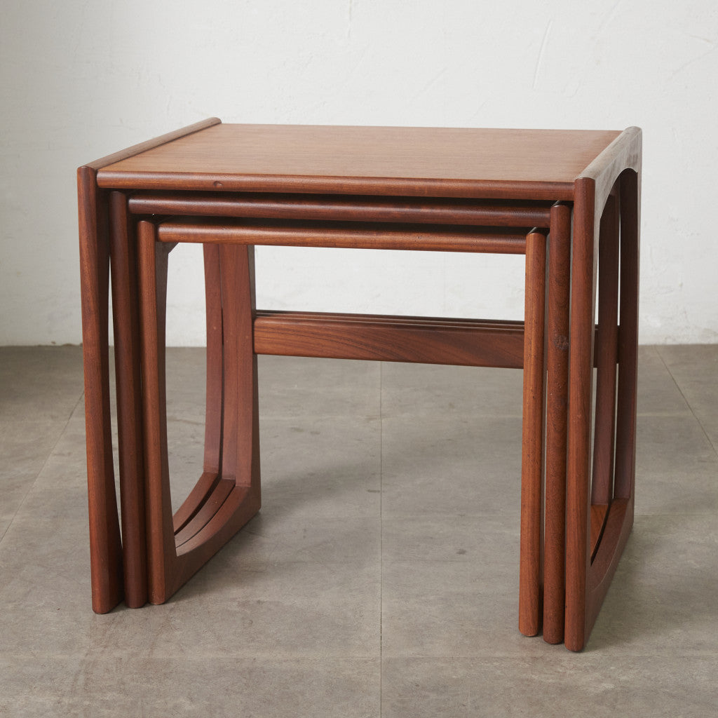 Quadrille ヴィンテージ ネストテーブル