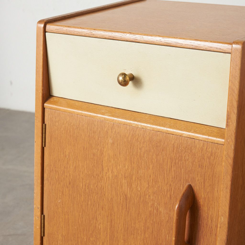 Brandon ベッドサイドキャビネット (B870)