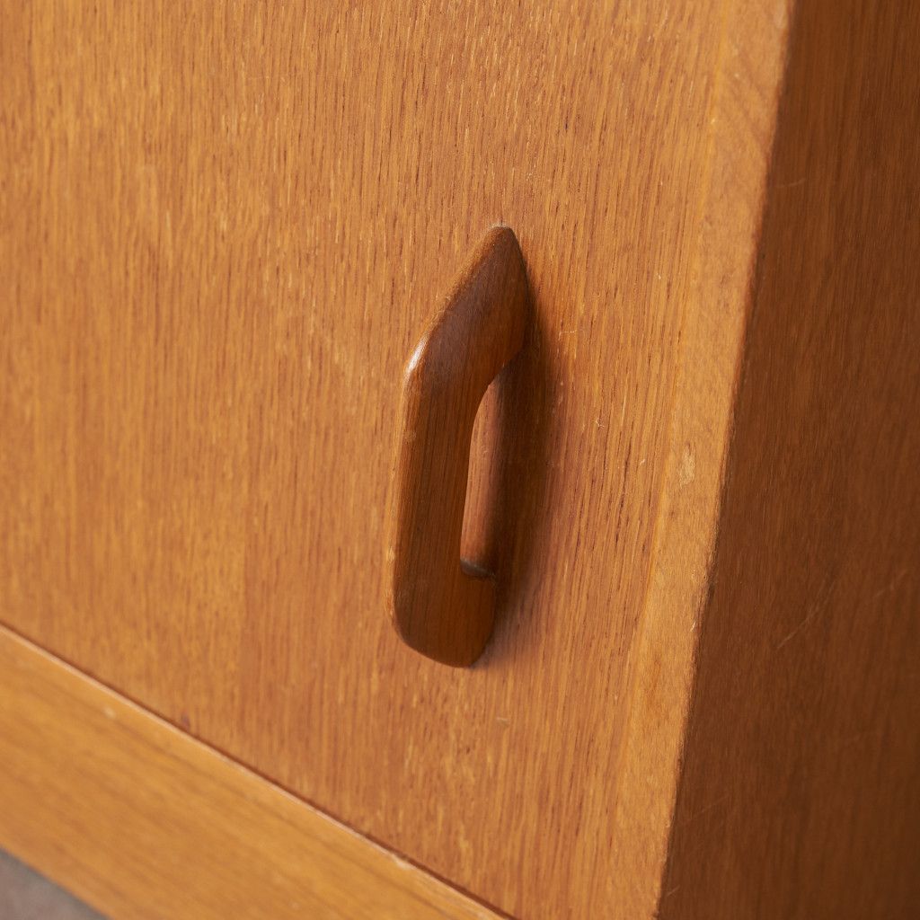 Brandon ベッドサイドキャビネット (B870)