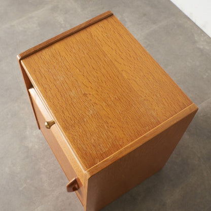 Brandon ベッドサイドキャビネット (B870)