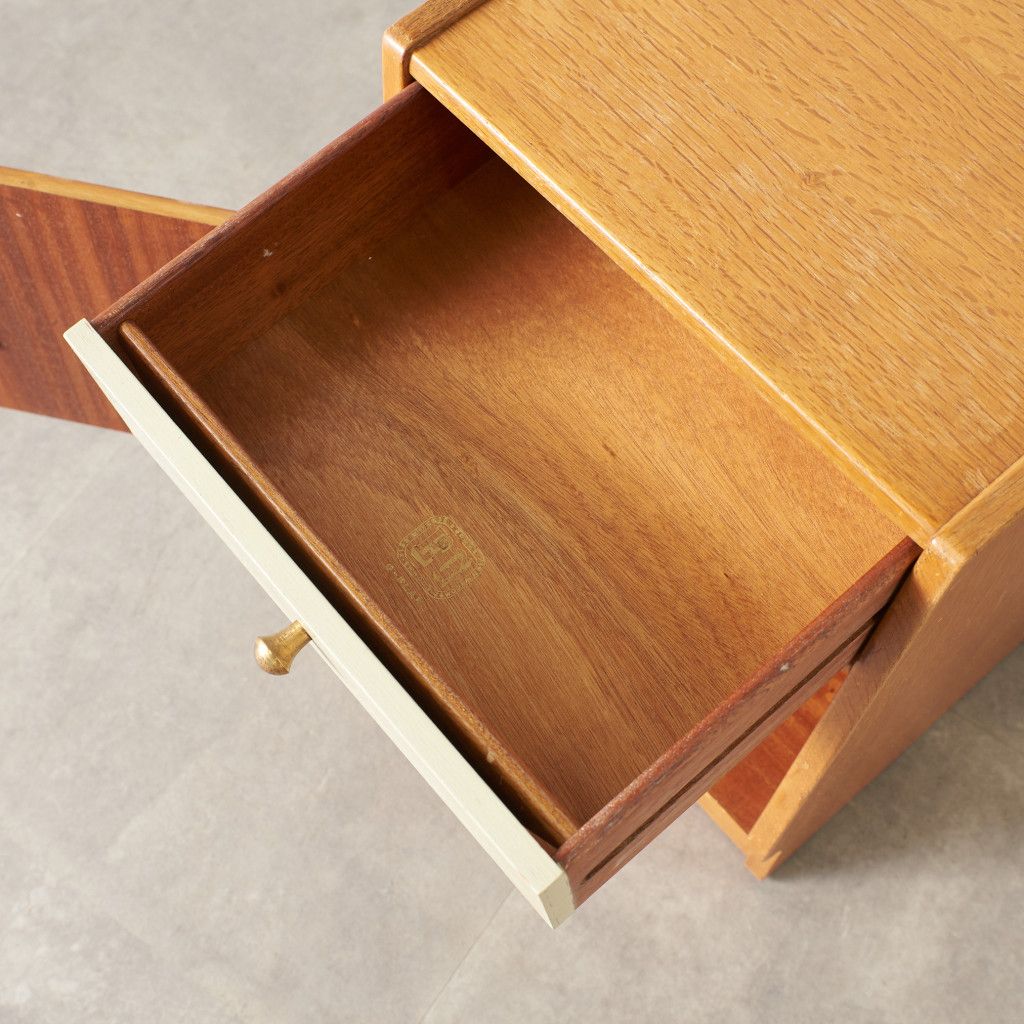 Brandon ベッドサイドキャビネット (B870)