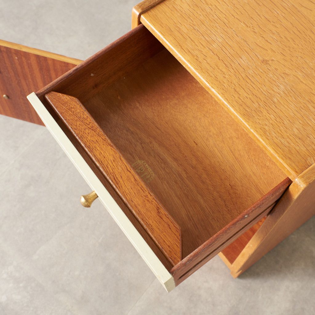 Brandon ベッドサイドキャビネット (B870)