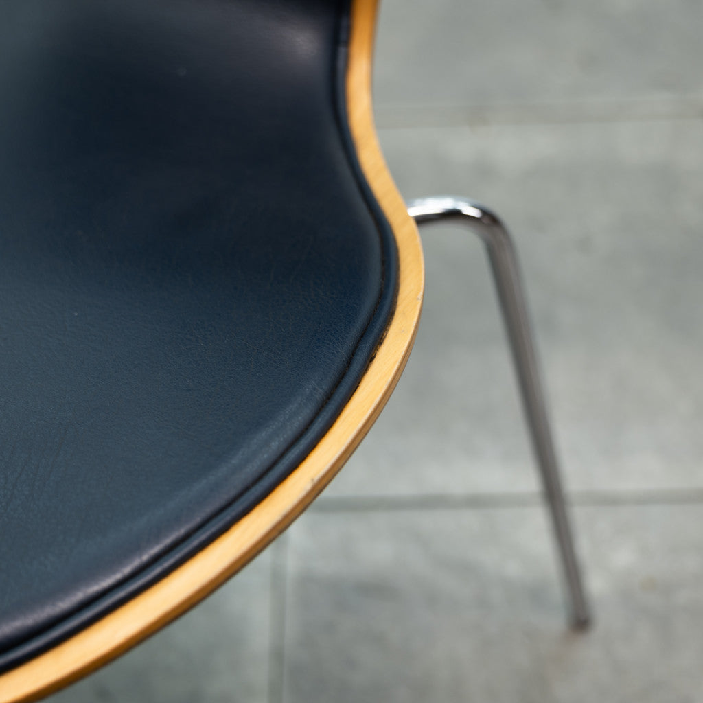 セブンチェア / フロントパディング