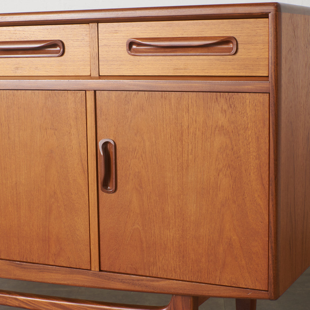 Fresco 脚付きサイドボード (4072) – rocca rocca