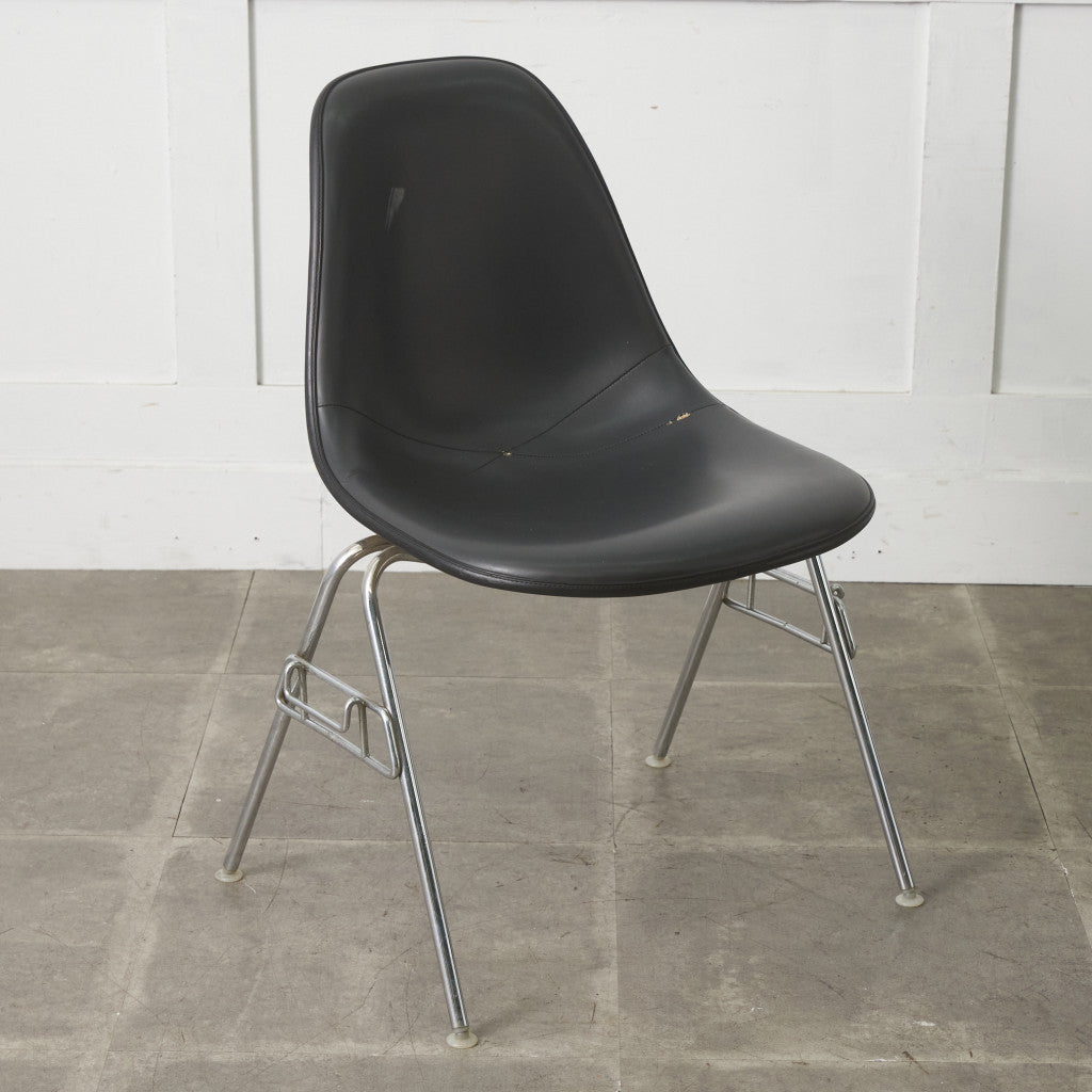 サイドシェルチェア スタッキングベース