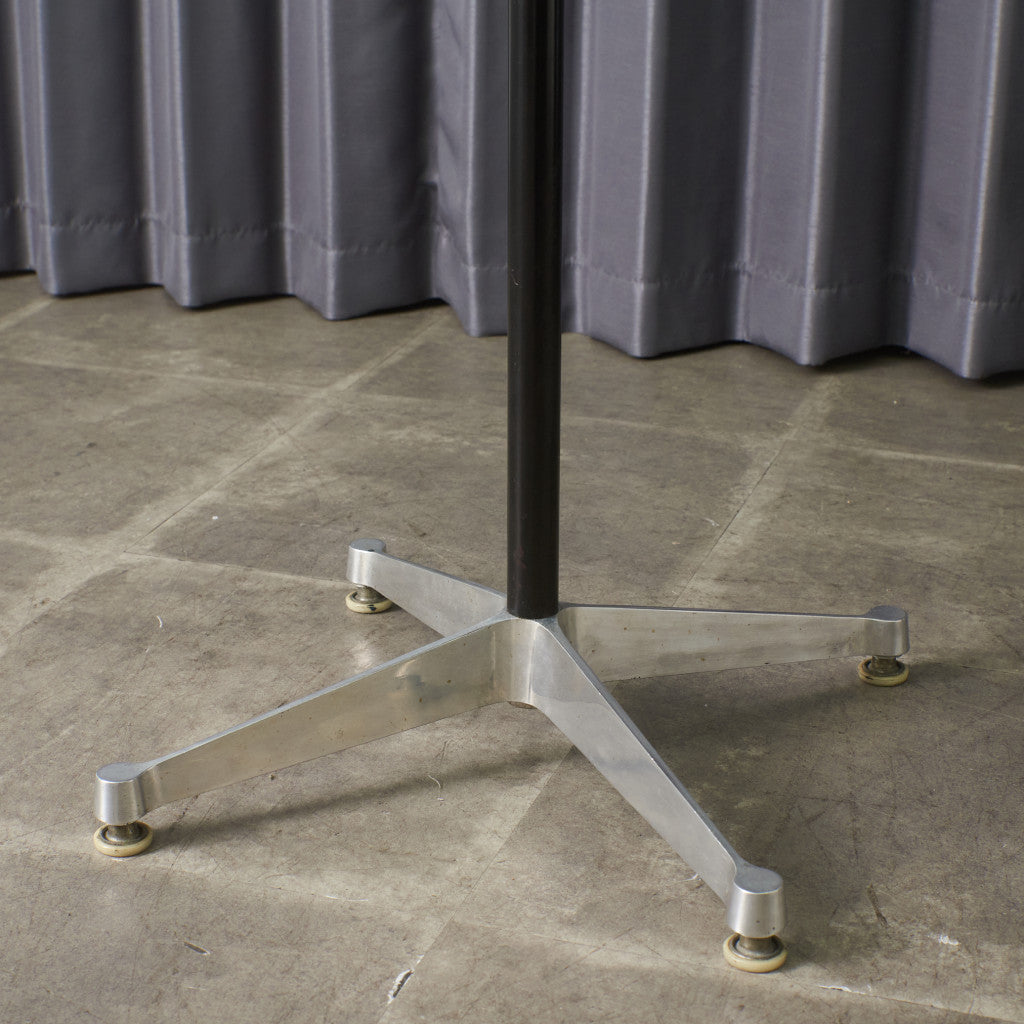 イームズ コントラクトベース テーブル