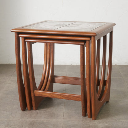 Astro セラミックタイルトップ ネストテーブル