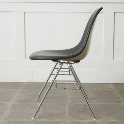 サイドシェルチェア スタッキングベース