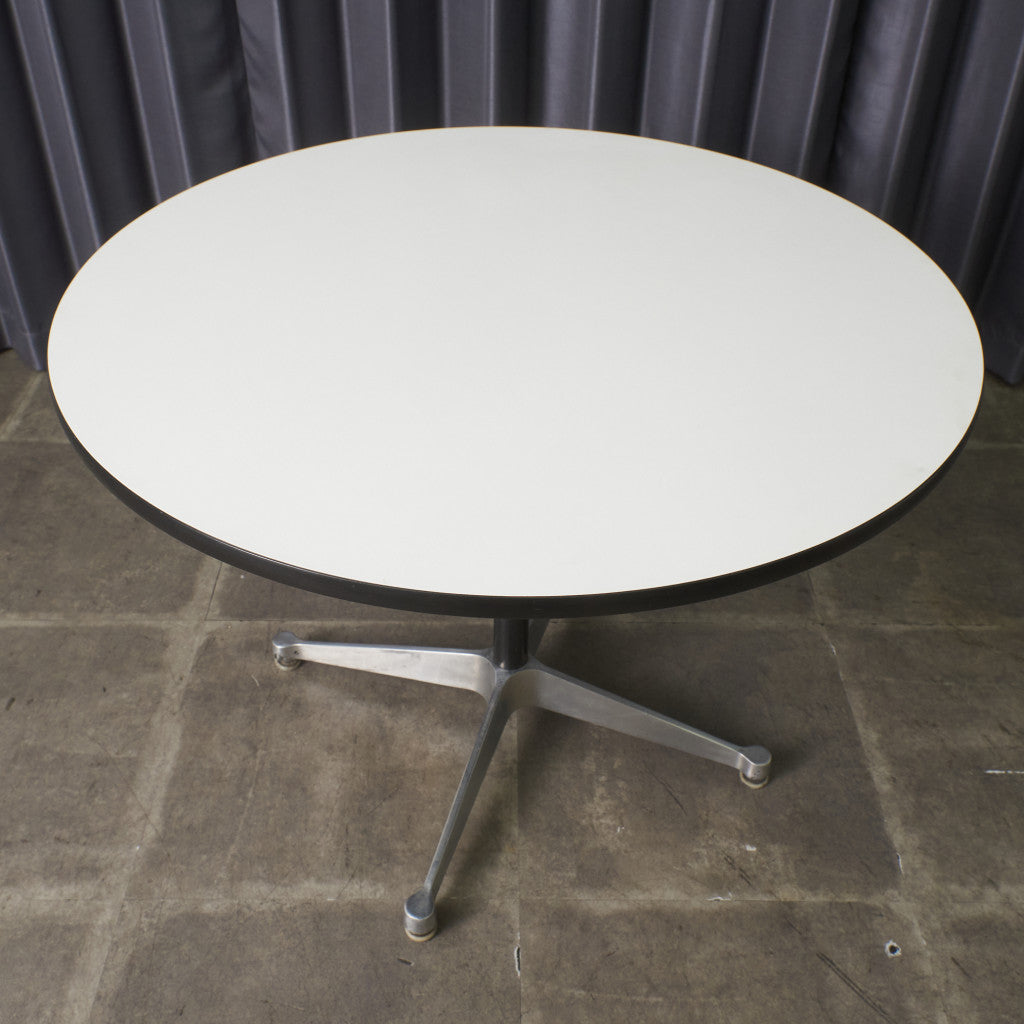 イームズ コントラクトベース ラウンドテーブル