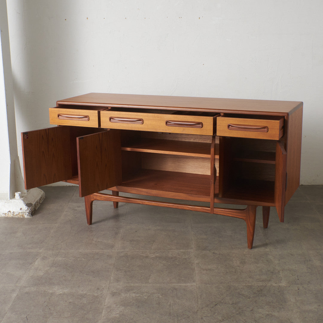 Fresco 脚付きサイドボード (4072) – rocca rocca