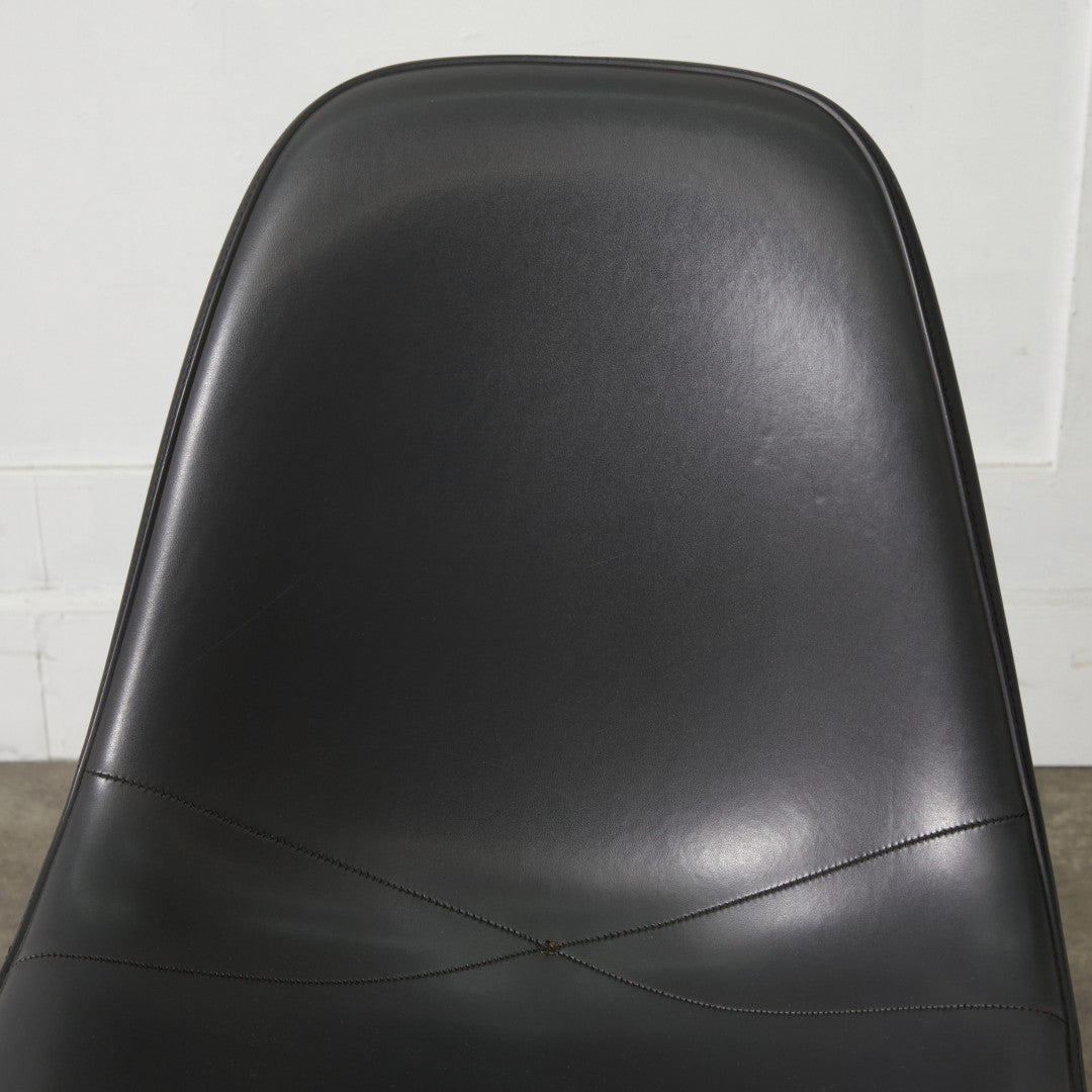 サイドシェルチェア スタッキングベース