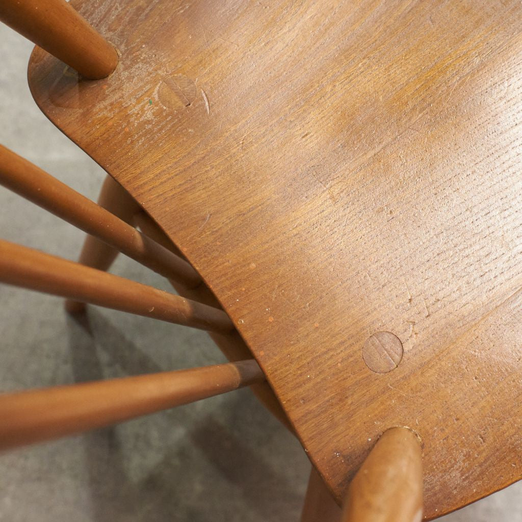 スティックバックチェア