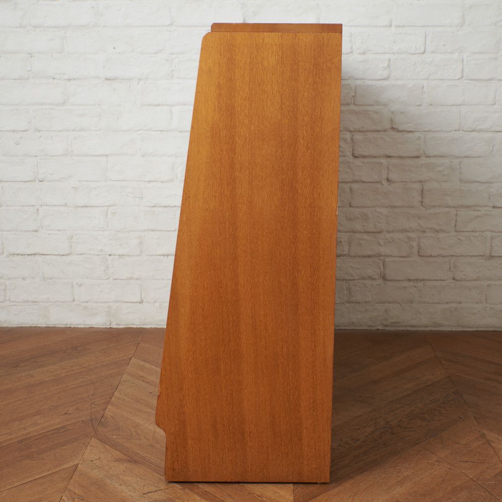 Brandon ガラスキャビネット