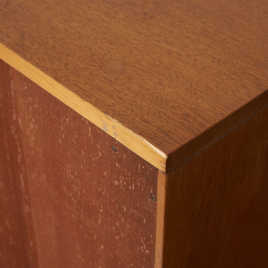 Brandon ガラスキャビネット