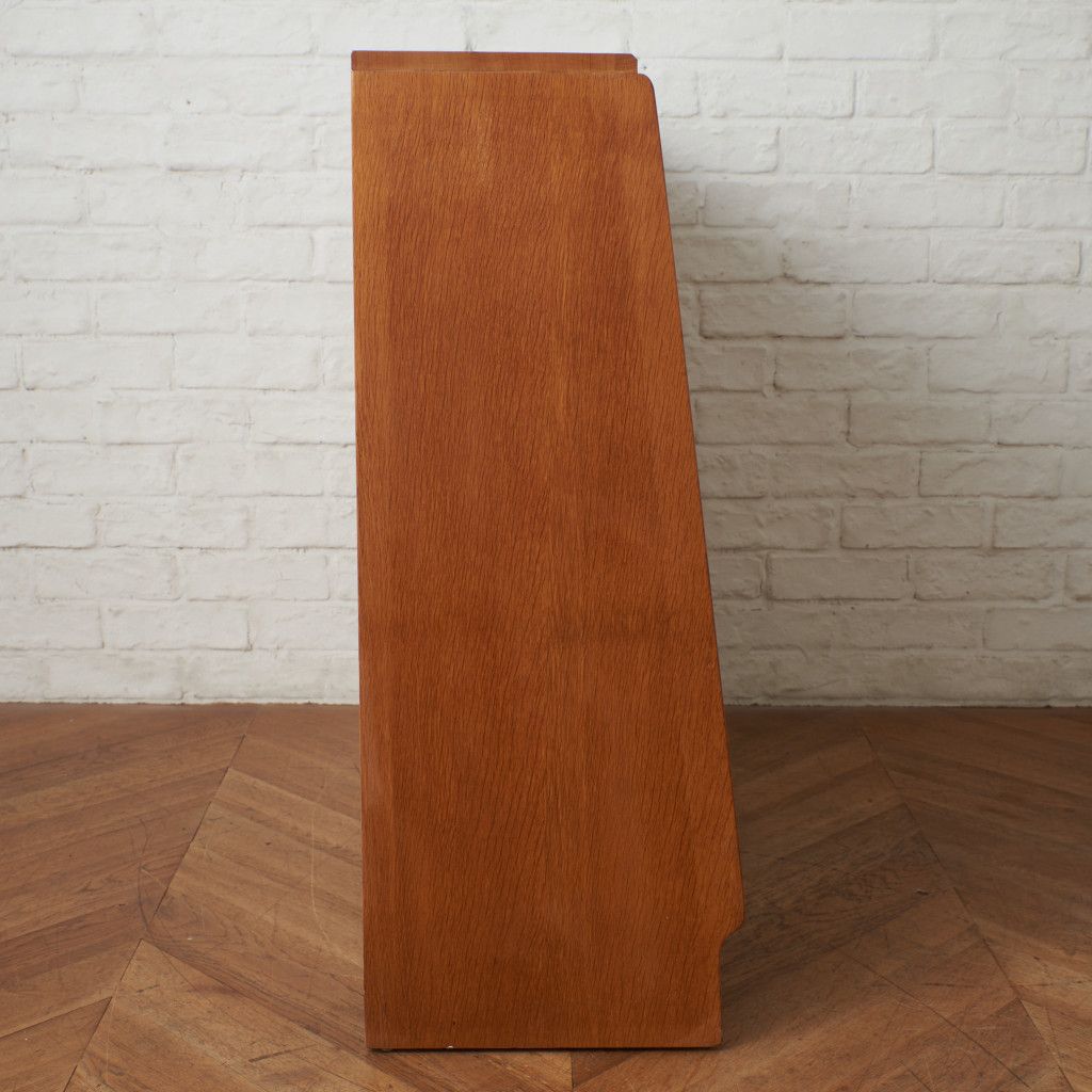 Brandon ガラスキャビネット