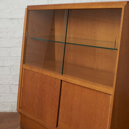 Brandon ガラスキャビネット