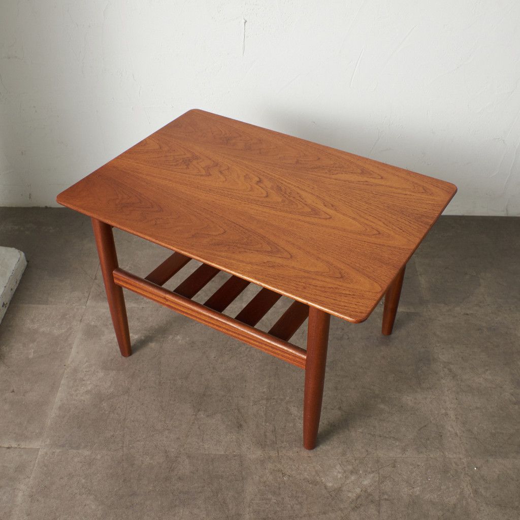 IB Kofod Larsen ヴィンテージ ランプテーブル (3553)