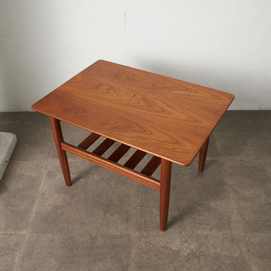 IB Kofod Larsen ヴィンテージ ランプテーブル (3553)