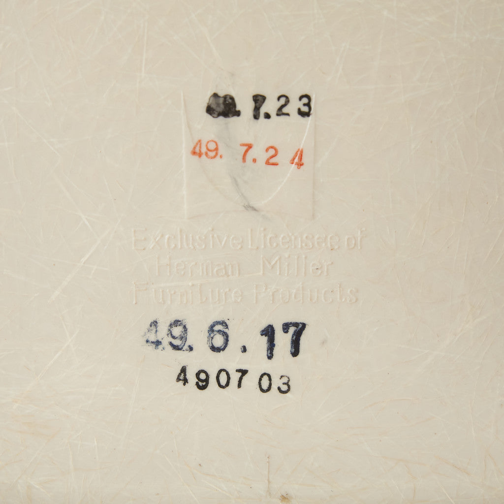 サイドシェルチェア スタッキングベース