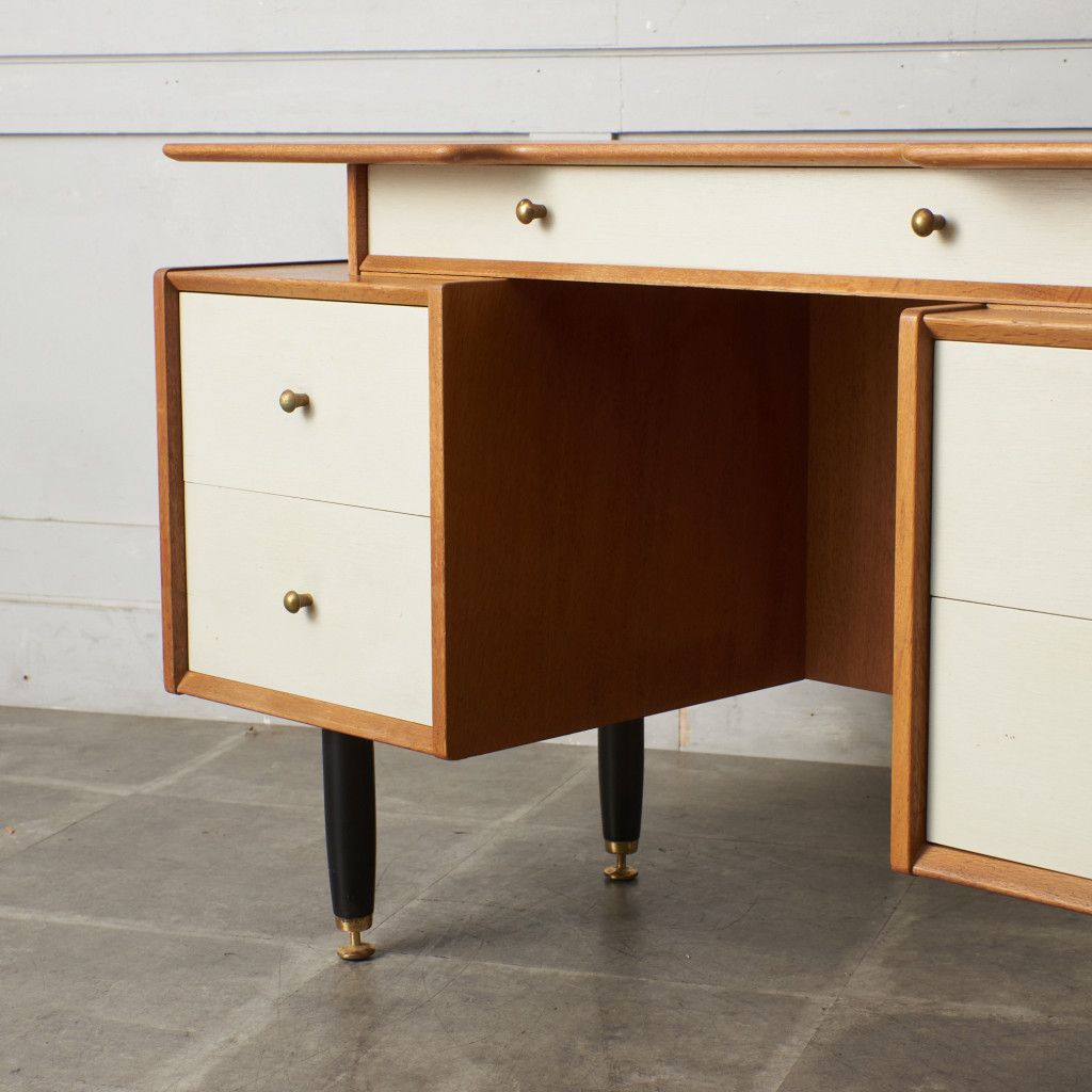 Chinese white ドレッシングデスク