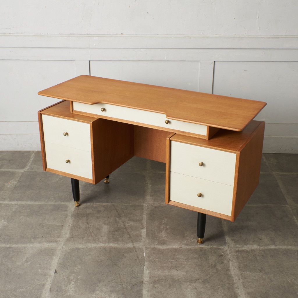 Chinese white ドレッシングデスク