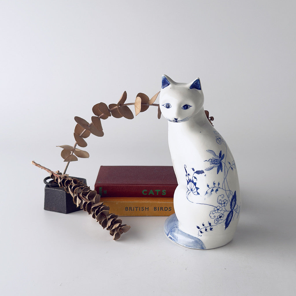 英国ヴィンテージ 猫のフィギュリン｜rocca rocca