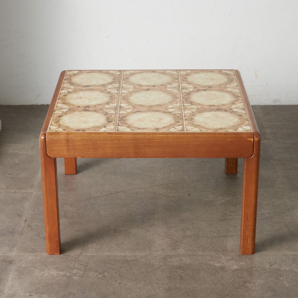 タイルトップ コーヒーテーブル