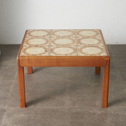 タイルトップ コーヒーテーブル