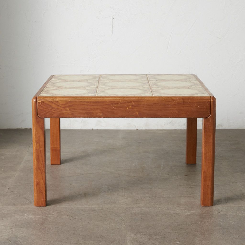 タイルトップ コーヒーテーブル