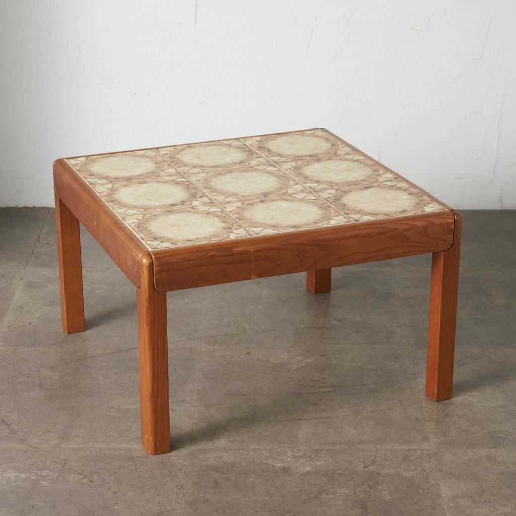 タイルトップ コーヒーテーブル