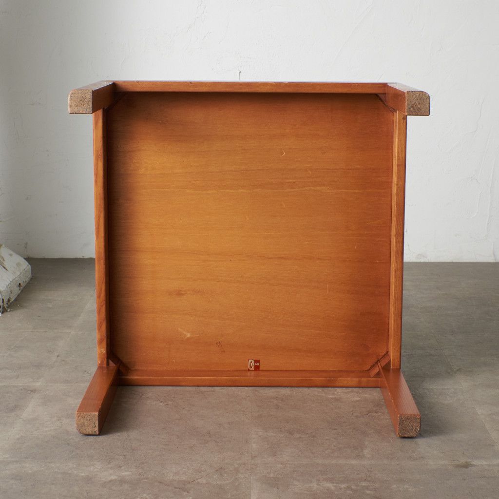 タイルトップ コーヒーテーブル