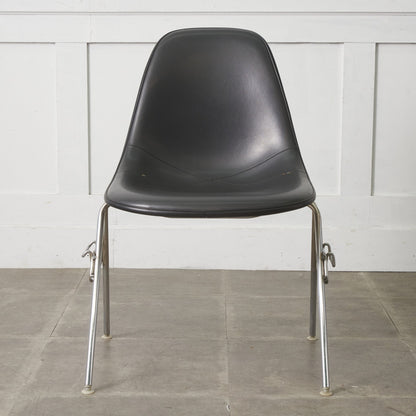 サイドシェルチェア スタッキングベース