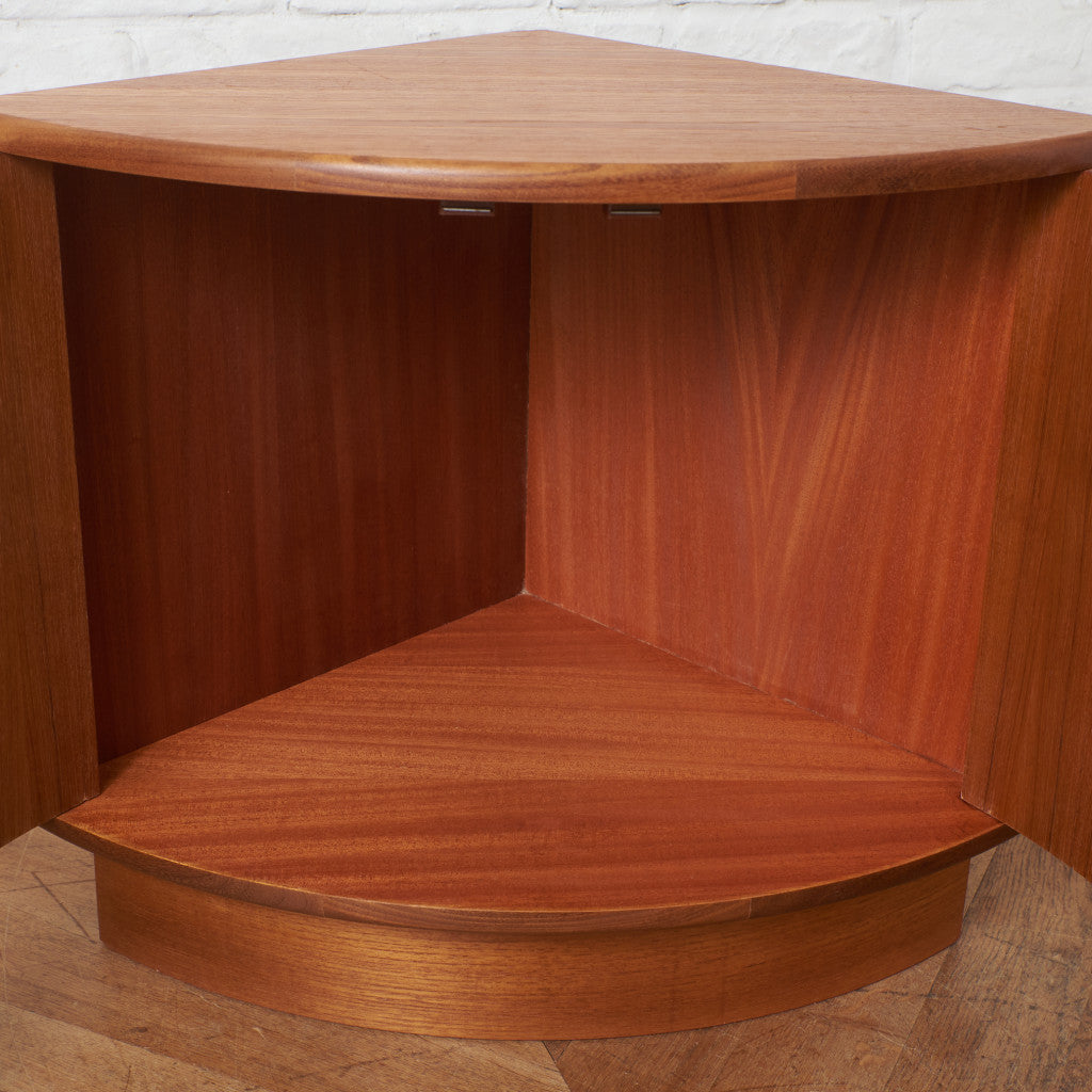 Fresco 凸型コーナーローキャビネット