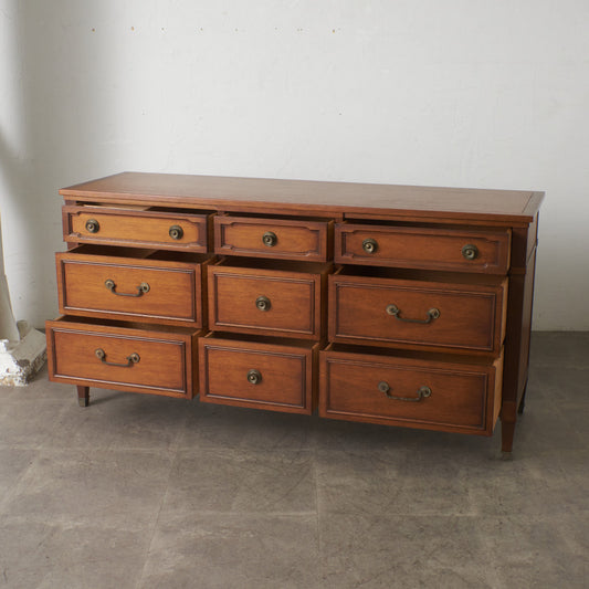 TRIUNE チェストボード