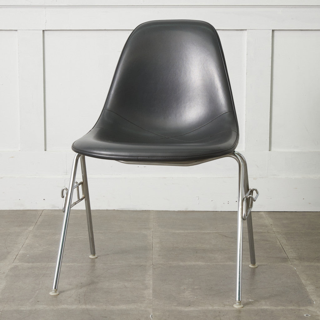 サイドシェルチェア スタッキングベース