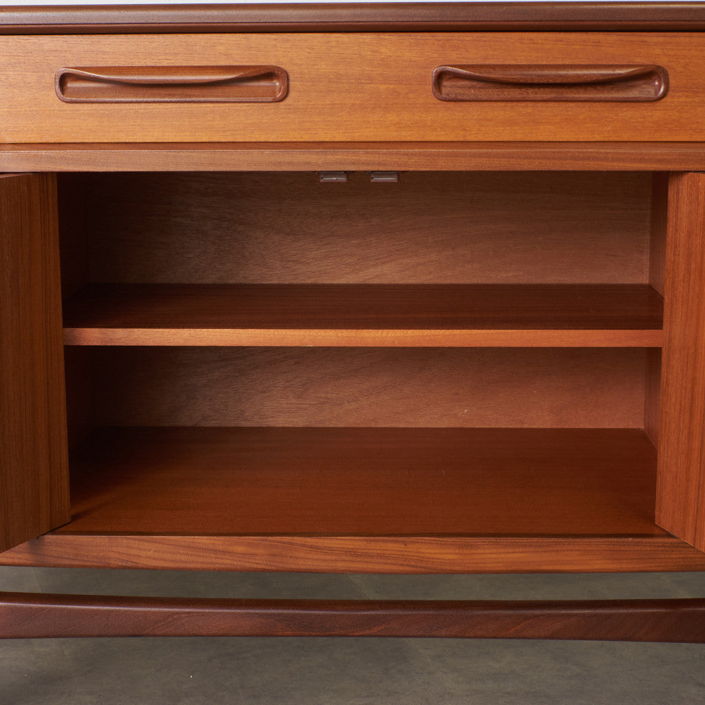 Fresco 脚付きサイドボード (4072)