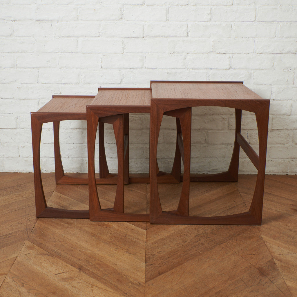 Quadrille ヴィンテージ ネストテーブル