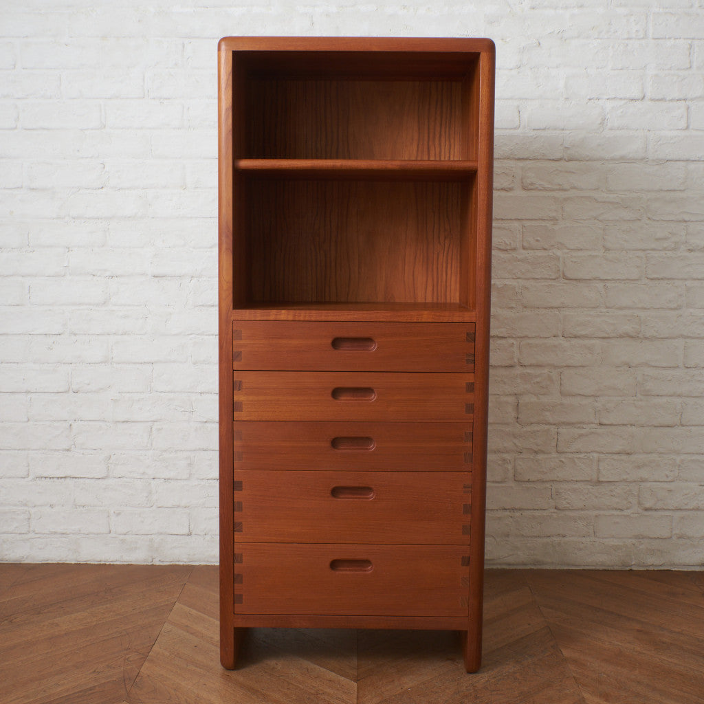 デンマークヴィンテージ チーク無垢材 ハイチェスト