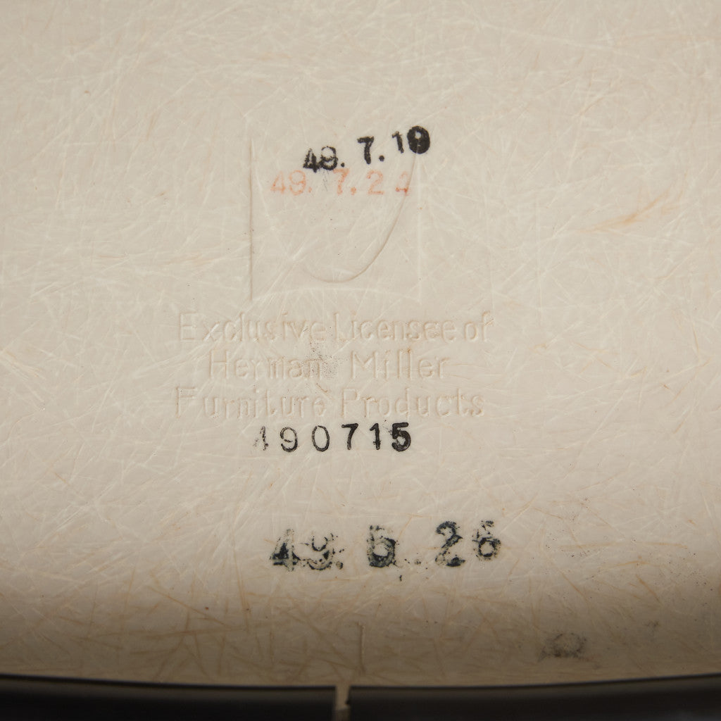 サイドシェルチェア スタッキングベース