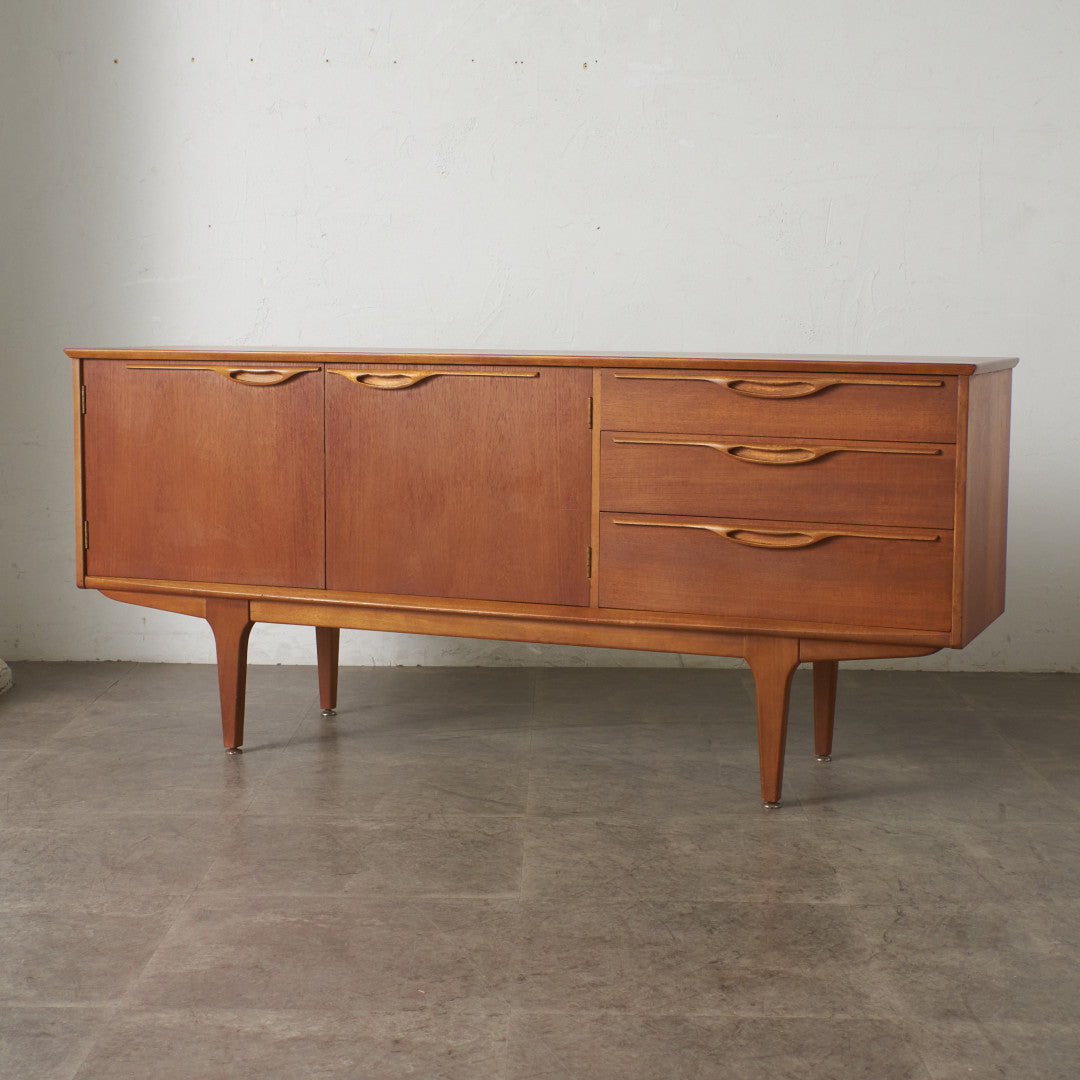 L3510-13 英国ヴィンテージ サイドボード テレビボード 収納 イギリス L3510-13 英国ヴィンテージ サイドボード テレビボード 収納 イギリス