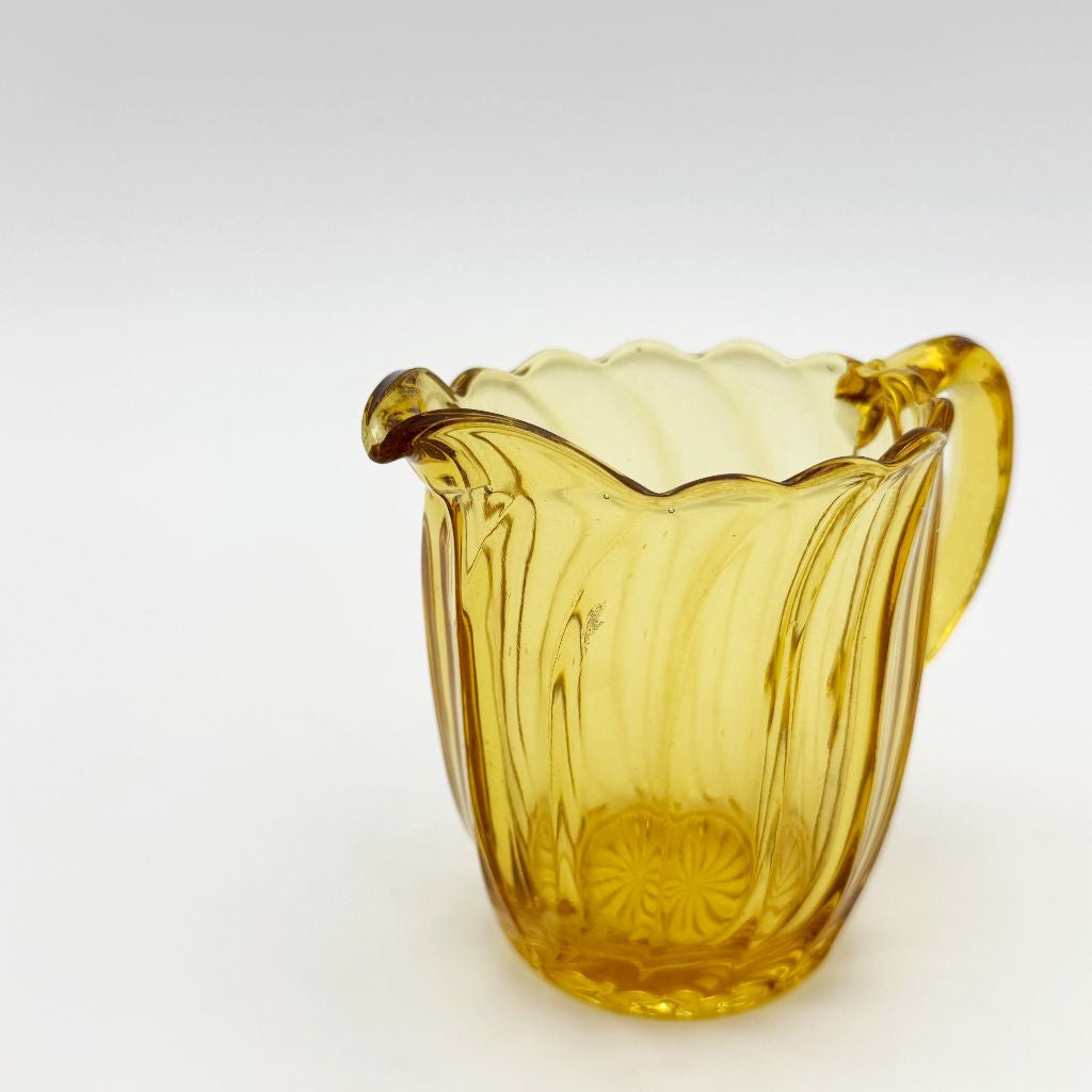 ガラス ミルクピッチャー