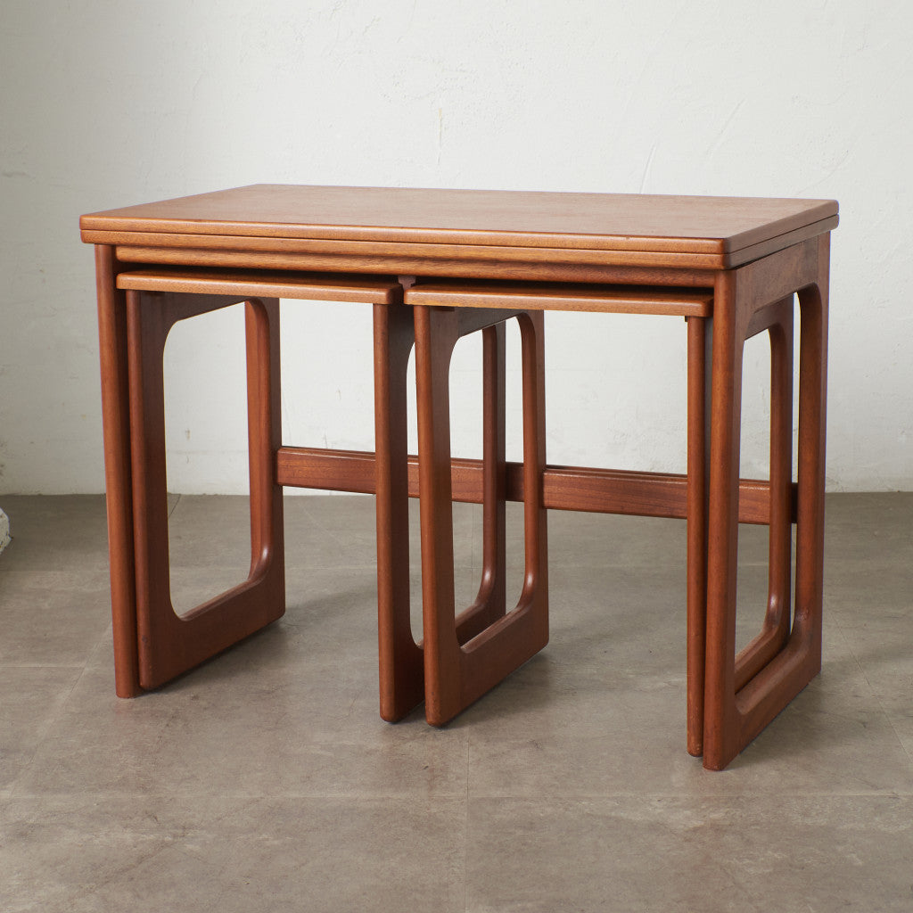 ヴィンテージ 拡張式天板付き ネストテーブル