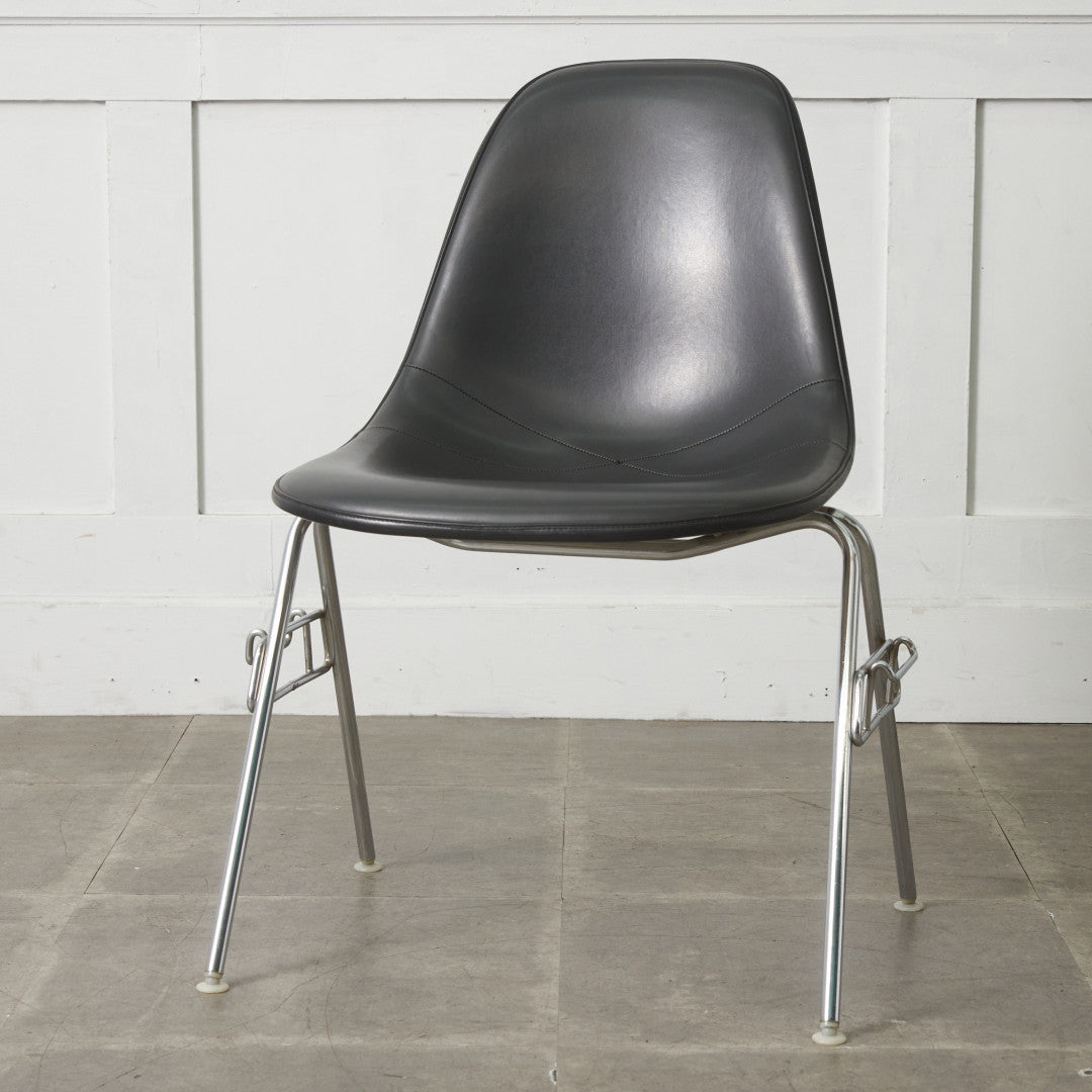 サイドシェルチェア スタッキングベース