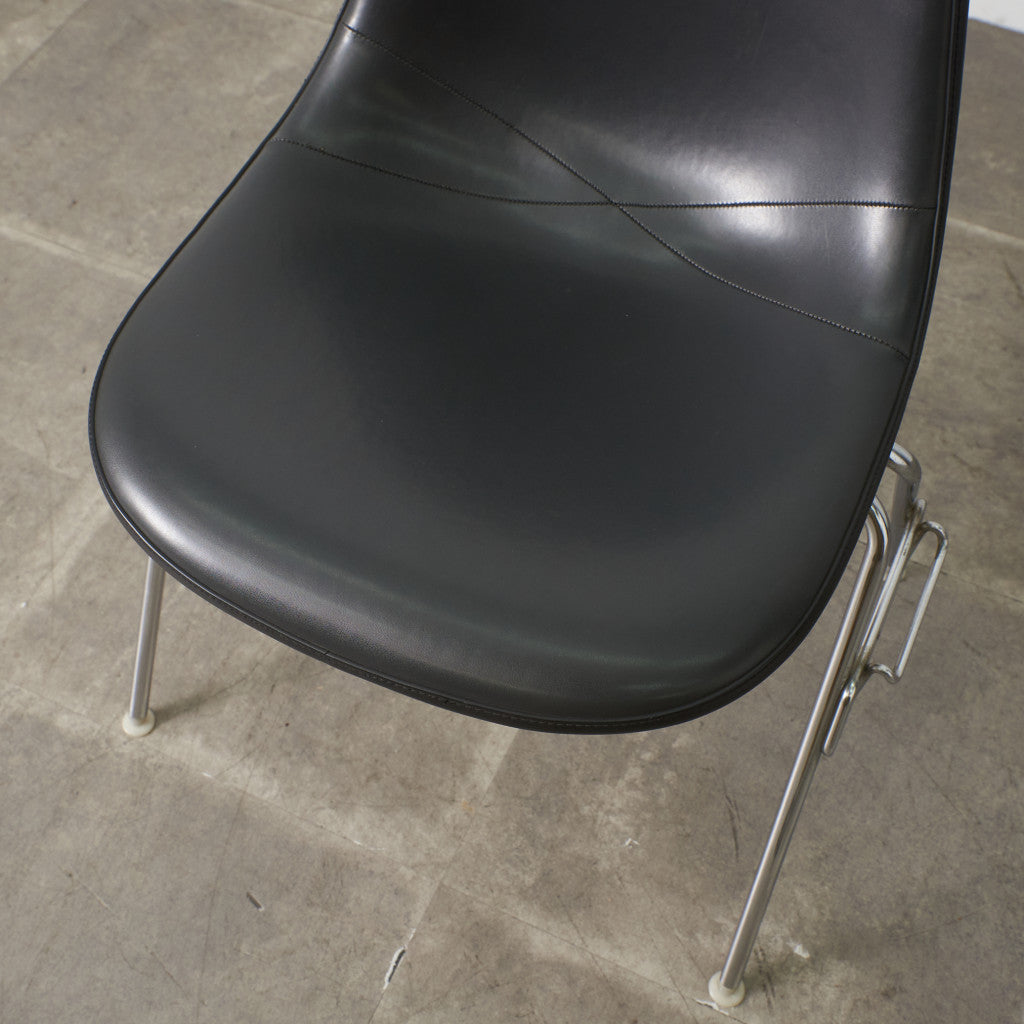 サイドシェルチェア スタッキングベース